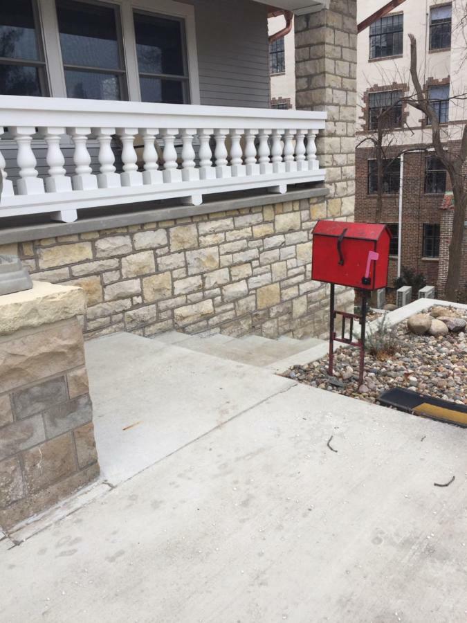 Historical Oscar Lofquist House In The Heart Of Des Moines Apartment Exterior photo